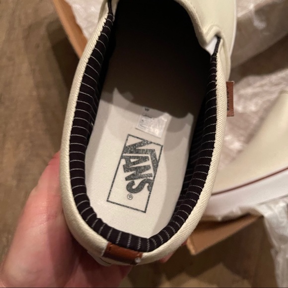 NIB Vans Asher Slip On Sneakers - Picture 10 of 10